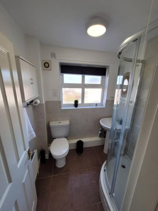 2 Bedroom End Of Terrace House Веллингтон Экстерьер фото